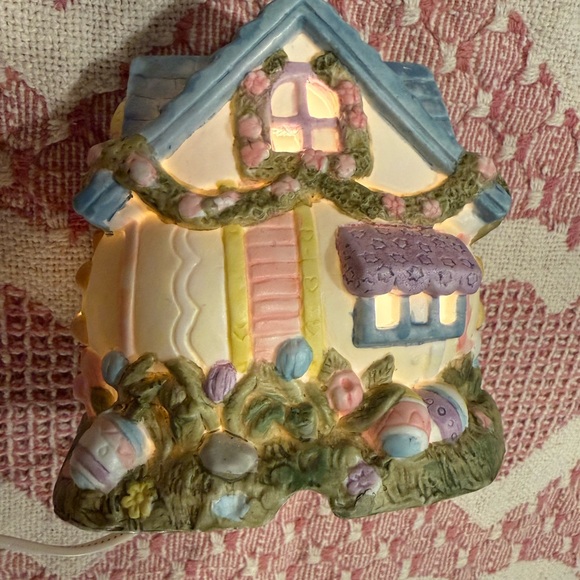 Vintage Easter Village Light up Flower Shop - Picture 3 of 4